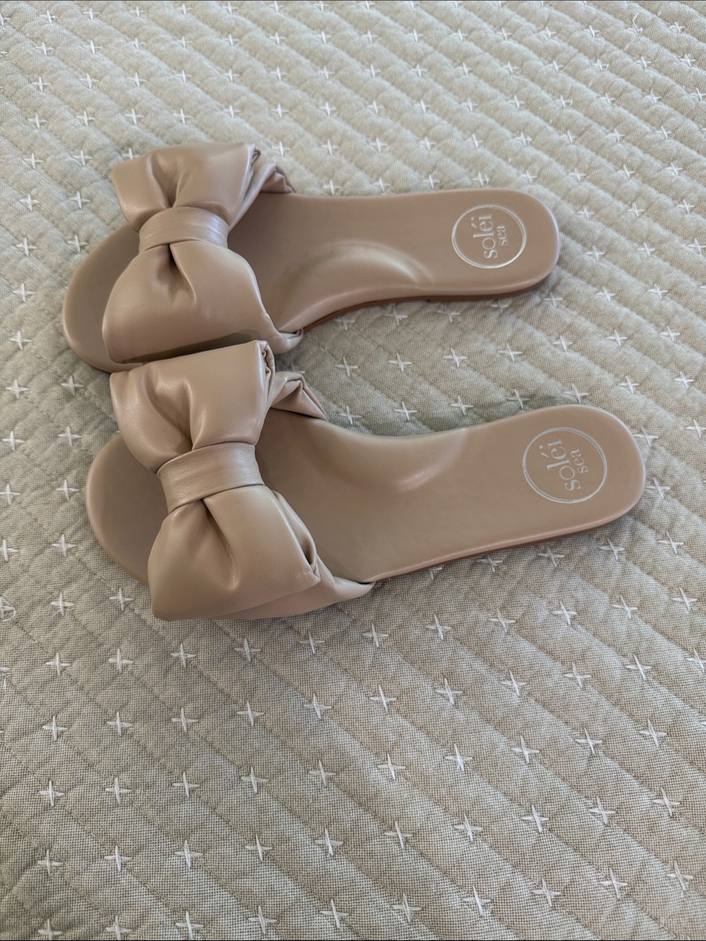 Solei Sea Soft Bow Slide Sandals in Nude Taupe